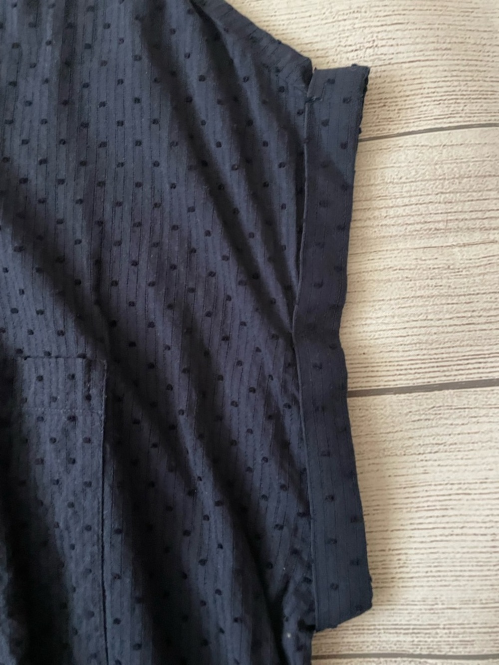 Jessica Simpson Navy Textured Button-Front Tie-Hem Top - Picture 4 of 7